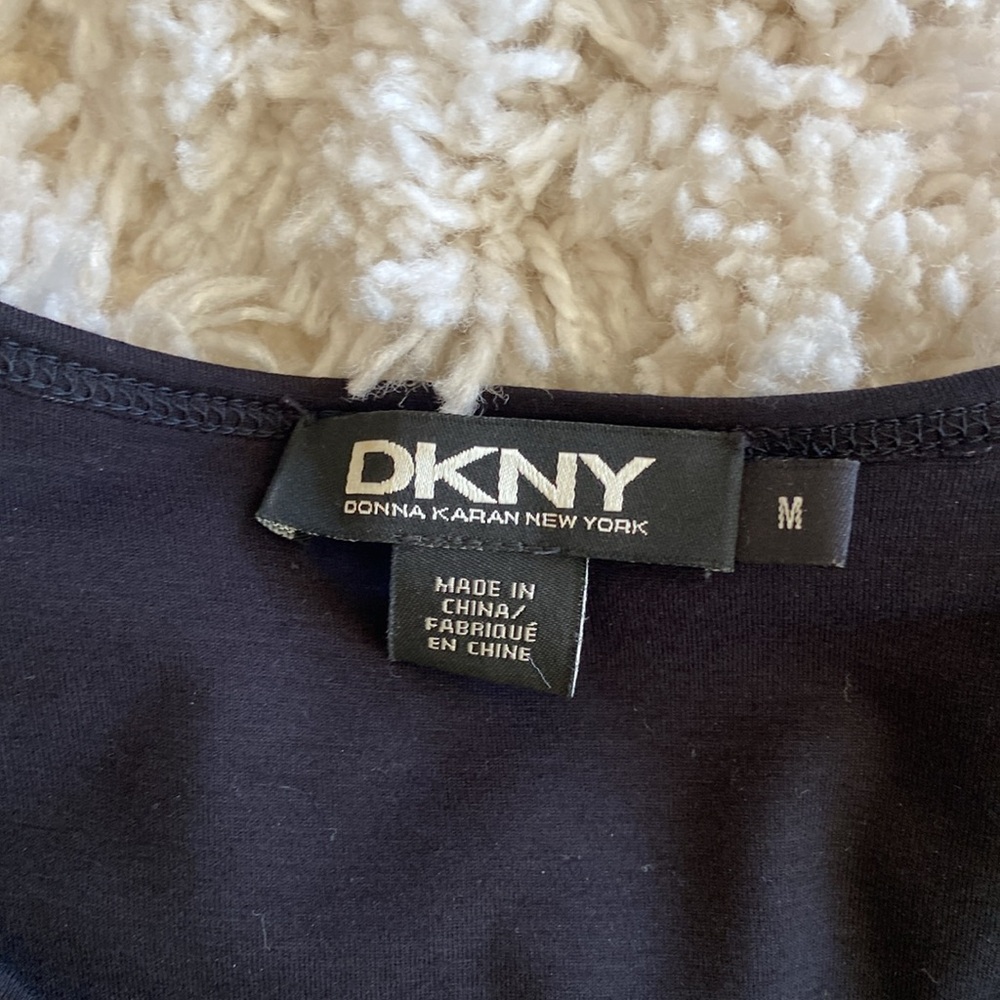 DKNY Medium dress. Very chick. Very good condition. - Picture 2 of 8